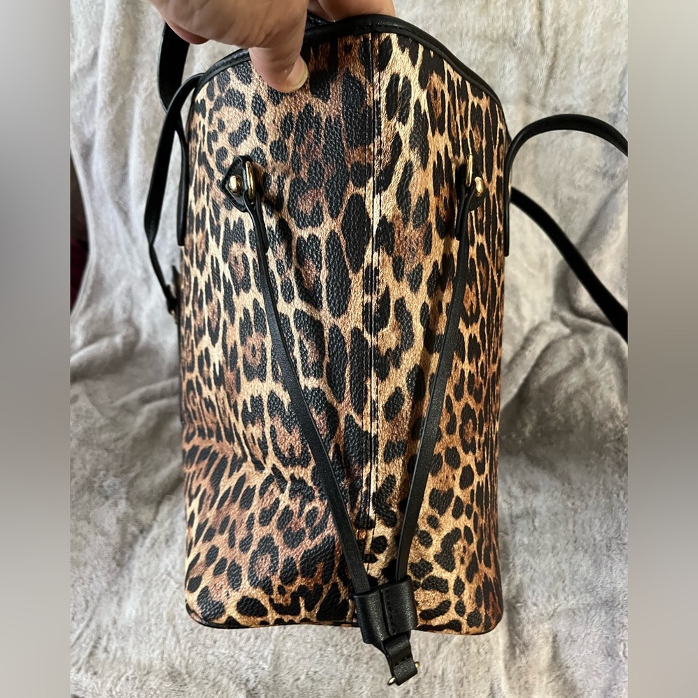 NWOT Daisy Rose Leopard Print Tote with Pouch - Picture 12 of 12